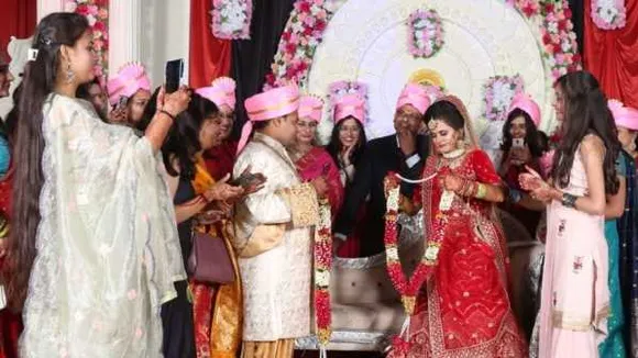 ये कैसी शादी: स्टेज पर फोटो को लेकर हुआ विवाद, बिना दुल्हन के लौटी बारात