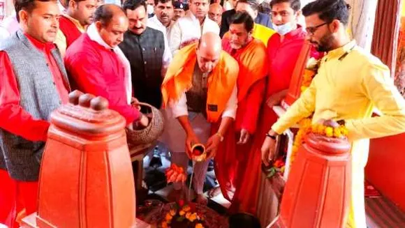 दतिया: राजनाथ ने मां पीतांबरा, वन खंडेश्वर महादेव की पूजा की; UP के मंत्री गेट पर रुके रहे