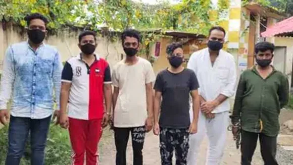 MP: नकली पान मसाला फैक्ट्री पर छापा, 1 करोड़ के माल के साथ 6 धराए, 8 मशीन जब्त