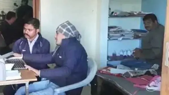 लोकायुक्त का शिकंजा: प्रोजेक्ट ऑफिसर 20 हजार की घूस लेते धराया, इसलिए मांगा था पैसा