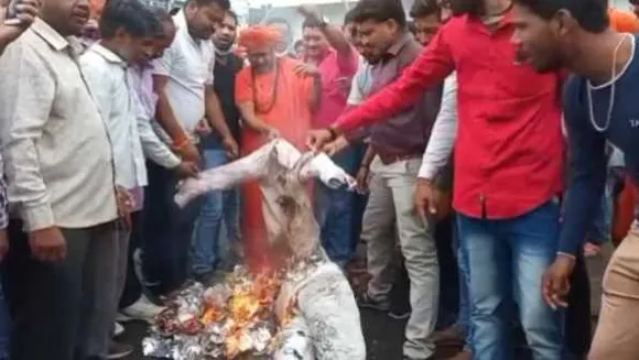 उज्जैन: पाकिस्तान जिंदाबाद के नारों का विरोध, हिंदू संगठन बोले- इनकी नागरिकता खत्म करो
