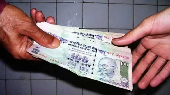 MP: 50 हजार की रिश्वत लेते पकड़े गए SDM की तबीयत बिगड़ी, क्रेशर की NOC के बदले मांगे थे एक लाख
