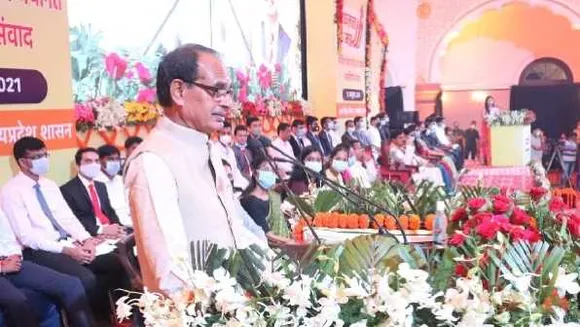 MP: सीएम ने IAS को तीन कैटेगरी में बांटा, कांग्रेस बोली- BJP कर रही ब्यूरोक्रेसी का अपमान