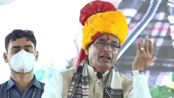 इंदौर: आदिवासी छात्रों ने क्यों की CM की सभा में हूटिंग? बैकलॉग पदों की भर्ती का ऐलान