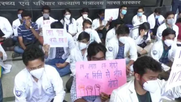 रोष: एम्स में इंटर्न कर रहे स्टूडेंट्स को नहीं मिल रही सैलरी, नाराज छात्रों ने की हड़ताल 