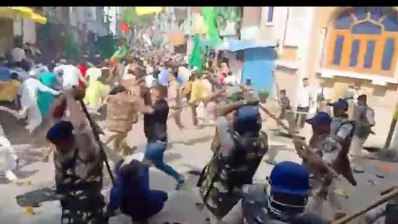 धार: प्रतिबंधित क्षेत्र से मिलादुन्नबी जुलूस निकाला; भीड़ का पथराव, पुलिस का लाठीचार्ज 