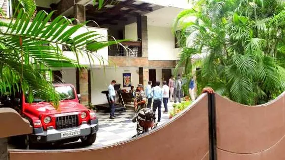 भास्कर पर छापा: तीन हिस्सों में बंटा है कारोबार, भोपाल की DB Corp सबसे अहम कड़ी