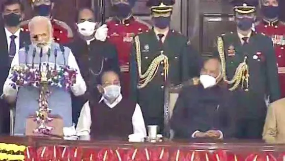 संविधान दिवस: मोदी ने कहा- एक पार्टी पीढ़ी दर पीढ़ी राजनीति में, ये चिंता की बात