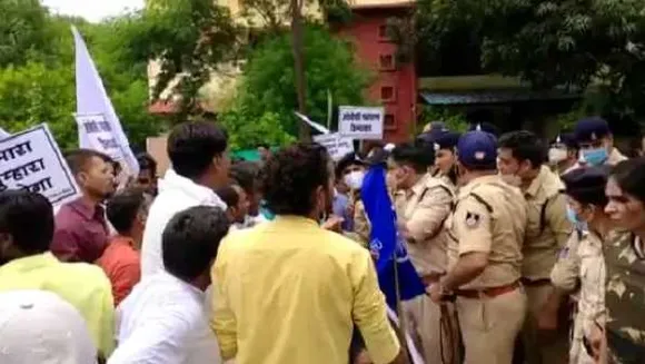 आरक्षण को लेकर प्रदर्शन- OBC महासभा के कार्यकर्ताओं की पुलिस से झड़प  