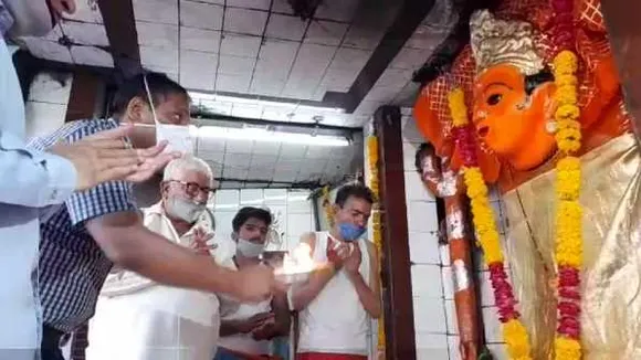 मां दुर्गा को चढ़ाई शराब: उज्जैन में कलेक्टर ने महालया और महामाया देवी को चढ़ाई शराब