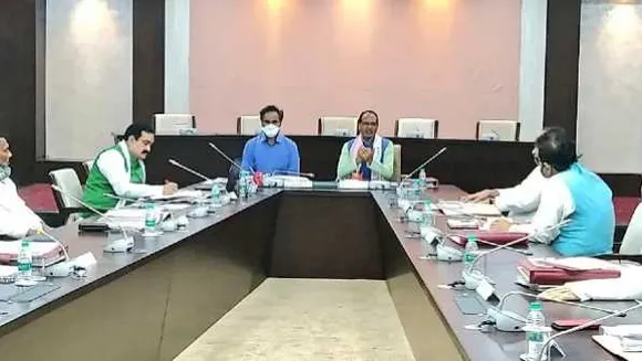 MP कैबिनेट मीटिंग: तबादलों पर रोक, बाढ़ में मृतकों के परिजन को 4 लाख की राहत राशि
