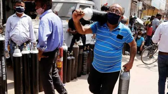 संसद में बयान: ऑक्सीजन की कमी से कोई मौत नहीं, हकीकत 43 दिन में 629 मौतें 
