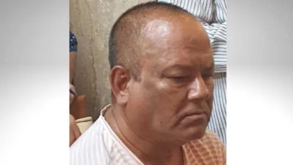 
देवास: T&CP के ड्राफ्टमैन के घर EOW का छापा, 1.40 लाख कैश और 3 महंगी गाड़ियां मिलीं