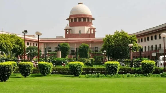 टिप्पणी: सुप्रीम कोर्ट ने कहा- जज सम्राट जैसा बर्ताव न करें, अफसरों को कोर्ट में तलब करना गलत
