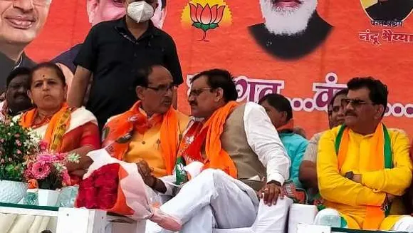 BJP में कांग्रेस नेताओं की एंट्री: कार्यकर्ताओं की अनदेखी से पार्टी कैडर के बिखराव का डर