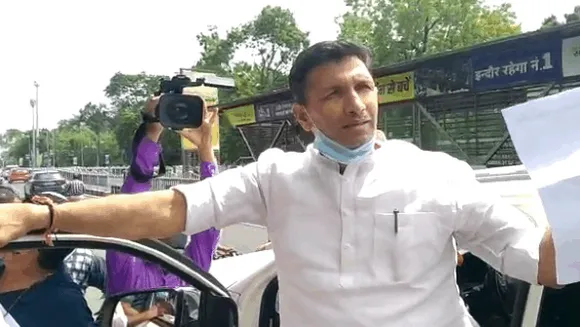 विवाद: CM की समीक्षा बैठक में शामिल होने पहुंचे जीतू पटवारी, पुलिस ने बाहर से ही लौटाया
