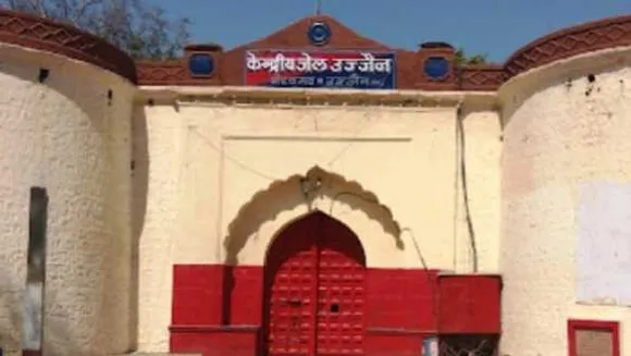 उज्जैन जेल में ड्रग सप्लाई: सिपाही मुंह में रखकर ले जाते थे, 3 सस्पेंड; इतने में बेचते थे