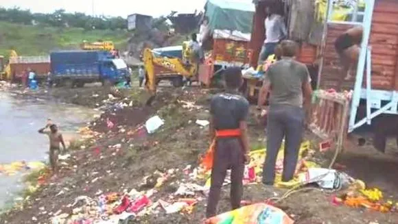 
इंदौर: खदान में फेंकी गणेश प्रतिमाएं, कांग्रेस ने जताया विरोध, 9 लोगों पर FIR दर्ज
