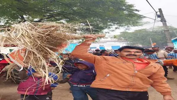 छतरपुर: पंचायत चुनाव निरस्त होने से गुस्साए प्रत्याशियों ने शिवराज का पुतला जलाया, 3 गिरफ्तार