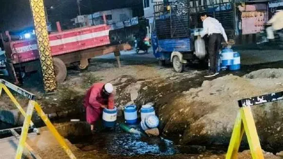 भोपाल में मिनरल वॉटर की सच्चाई: नाले से निकली लीक पाइप से भरा जा रहा पानी