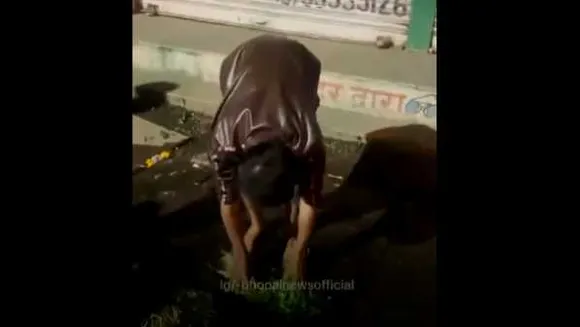 भोपाल में सेहत से खिलवाड़: सब्जी विक्रेता ने नाले के पानी से धोया धनिया, FIR दर्ज  