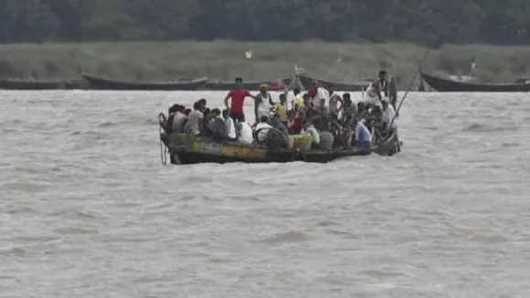 बिहार में हादसा: मोतिहारी में नाव पर सवार 20-25 लोग, 6 की मौत की आशंका, एक का शव बरामद