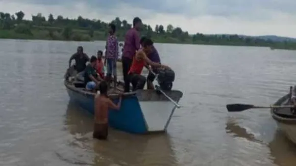 महाराष्ट्र: अमरावती में नाव पलटी, एक ही परिवार के 11 लोगों की मौत की खबर