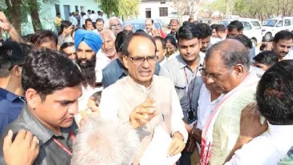 शिवराज के गांव में जलसंकट: बोले- मेरे ही क्षेत्र में पानी नहीं, 1-1 टोटी मैं देखूंगा क्या?