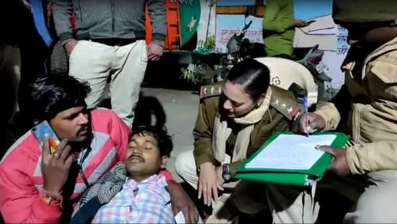 सागर: पंचायत चुनाव का पर्चा भरने गया उम्मीदवार फोन पर बात करते हुए कुएं में जा गिरा 