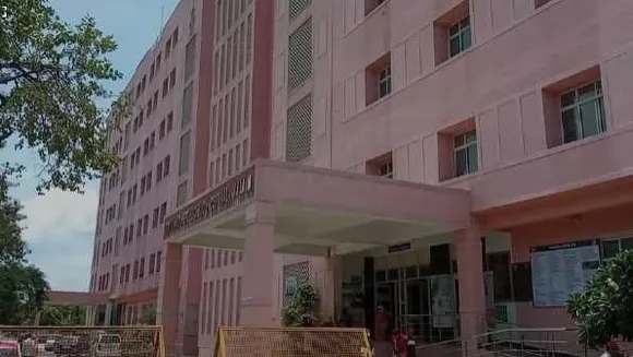 मल्टी आवंटन विवाद:  चरक अस्पताल में फ्लैट नहीं मिलने पर  सीनियर डॉक्टर दिवाकर ने दिया इस्तीफा
