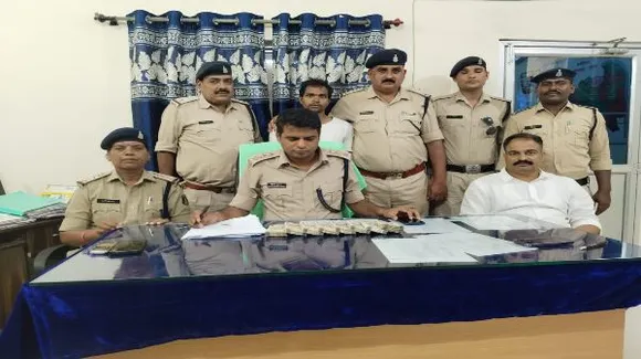 जांजगीर में दुकान के नौकर ने ही रची लूट की साजिश, मुंशी की आंख में मिर्ची डाल 6 लाख रुपए लेकर भागे, 1 गिरफ्तार, 2 फरार