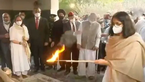रावत पंचतत्व में विलीन: बेटियों ने निभाए संस्कार, मुखाग्नि दी; 17 तोपों की सलामी