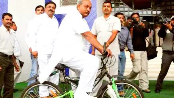 विवादास्पद: CS एक आदेश पर 4-5 घंटे खड़ा रहता है, मैं नहीं मिलता- MP के स्पीकर
