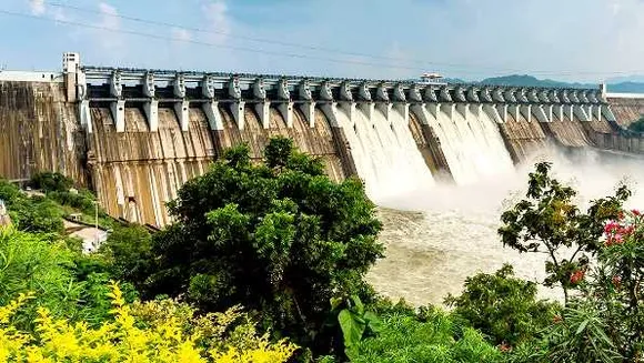 खतरे में सरदार सरोवर?: बांध से पानी रिस रहा- रिपोर्ट के हवाले से मेधा पाटकर
