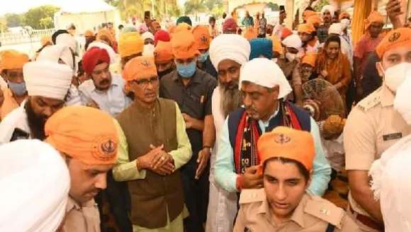 ग्वालियर: CM दातांबदी गुरुद्वारे पहुंचे; कृषि कानून, लखीमपुर से नाराज सिख किसानों का हंगामा