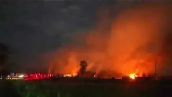 बांग्लादेश: उपद्रवियों ने हिंदुओं के 65 घरों में लगाई आग, फेसबुक पोस्ट पर हुआ बवाल