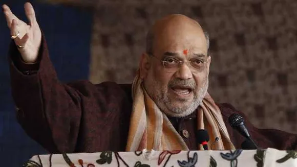 शाह का कश्मीर दौरा: मंच पर बुलेट प्रूफ ग्लास हटवाया, बोले- दिल से खौफ निकाल दीजिए