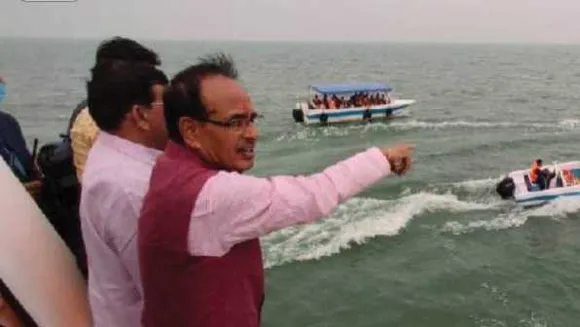 खंडवा:सीएम शिवराज ने हनुवंतिया टापू में ‘जल महोत्सव‘ के छठवें संस्करण का किया शुभारंभ