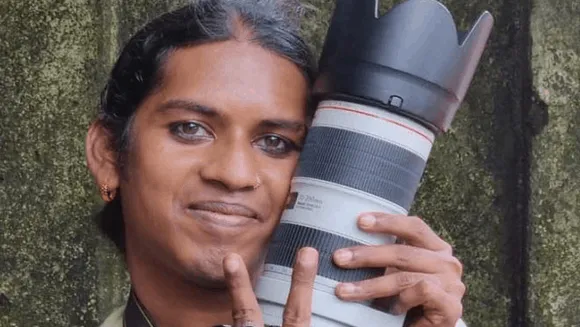 खुद की जिंदगी बदली: ट्रेन में भीख मांगती थी ट्रांसजेंडर; कैमरा खरीदा, अब फोटो जर्नलिस्ट हैं