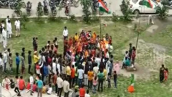 इंदौर: ध्वजारोहण के दौरान नारों को लेकर दो पक्षों में भिड़ंत, आधा दर्जन घायल
