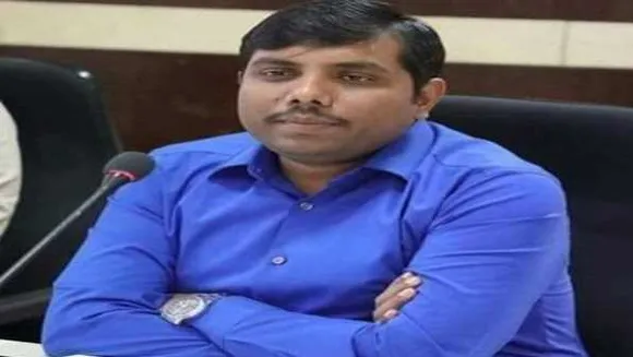 
MP: अधिकारियों पर गुस्साए ग्वालियर कलेक्टर, मीटिंग में बोले- ''फांसी पर लटका दूंगा''
