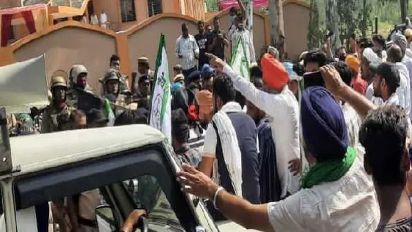 लखीमपुर जैसी घटना हरियाणा में: BJP सांसद की गाड़ी ने किसान को मारी टक्कर, बवाल
