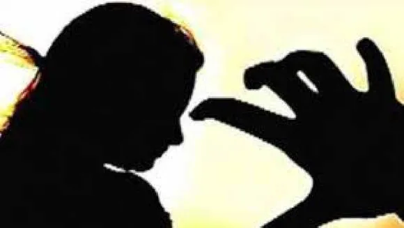 महिला कर्मचारी से छेड़छाड़: निष्पक्ष जांच तक महिला ने बयान देने से मना किया, शिवराज तक पहुंचा मामला