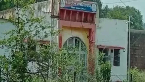 राजगढ़ में जेल प्रहरियों की करतूत: कैदी पति से मिलने आई पत्नी से ज्यादती की कोशिश

