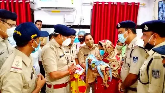 एक्शन में कटनी पुलिस: बच्चा चुराने वाली आरोपी को पकड़ा, चलती बस से उतारा