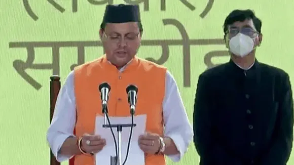 नाराजगी के बीच पुष्कर की ताजपोशी: उत्तराखंड में 11 मंत्रियों के साथ धामी ने ली  CM पद की शपथ
