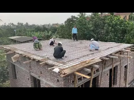 खुशहाल गांव: पक्की छत मिली तो खुशी से झूम उठे बधवाबड़ा के लोग