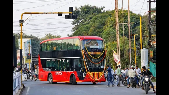 transportation में इनोवेशन :  इंदौर की सड़कों पर दौड़ेगी डबल डेकर बस