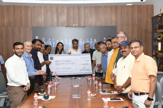 Maharashtra Cricket Association felicitates Smriti Mandhana with Rs 50 lakh award at function held in Pune on Saturday. Photo credit: MCA