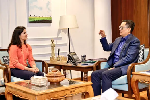Kiren Rijiju shares 'special joy' meeting Double-Olympics medallist Manu Bhaker (Credit: X/Kiren Rijiju)